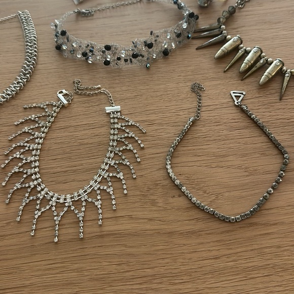 Estate Sale Jewelry Bundle Crystal Necklaces Beaded Skull Pearl Necklace Bundle - Picture 6 of 6